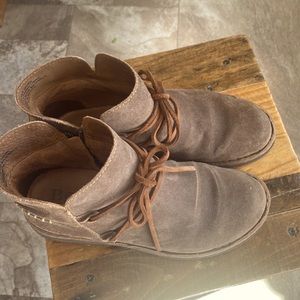 Born Calyn Booties 7.5/38 1/2